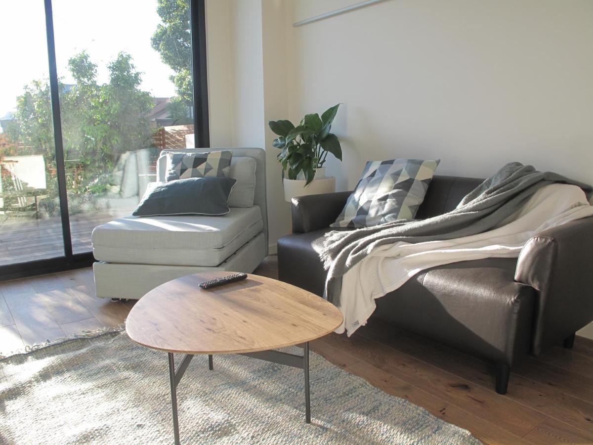 Modern 3 Bedroom Apt With Free Parking, Netflix, Wifi & Welcome Wine By Bnb Pro Melbourne Luaran gambar