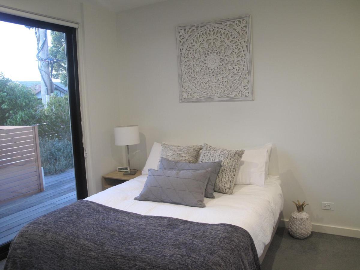 Modern 3 Bedroom Apt With Free Parking, Netflix, Wifi & Welcome Wine By Bnb Pro Melbourne Luaran gambar