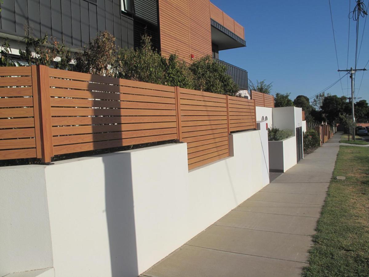 Modern 3 Bedroom Apt With Free Parking, Netflix, Wifi & Welcome Wine By Bnb Pro Melbourne Luaran gambar